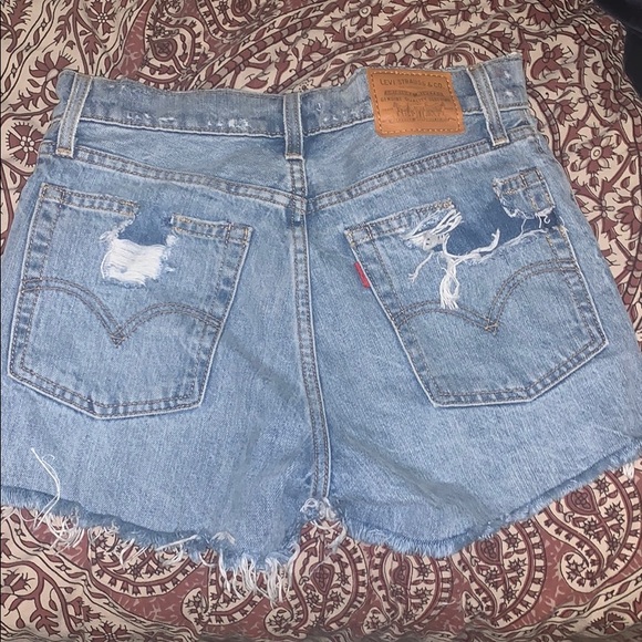 LEVIS HIGH WAISTED WEDGIE SHORTS - Picture 3 of 3